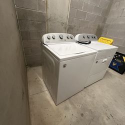Whirlpool Washer and Dryer Set