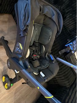 Doona Car seat + Stroller + Base