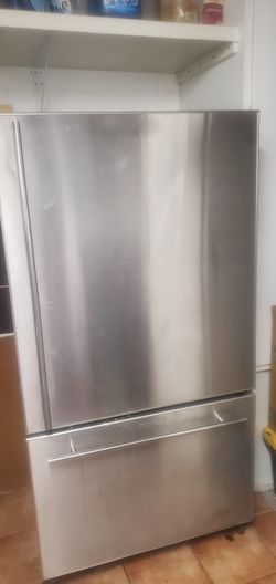 Jenn Air Fridge French Freezer Door Needs repair
