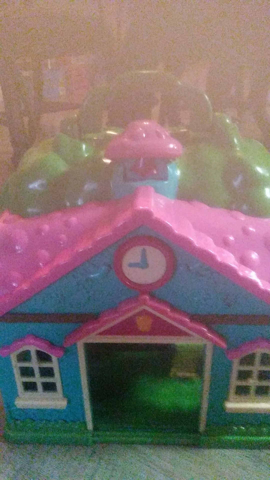 School lol house