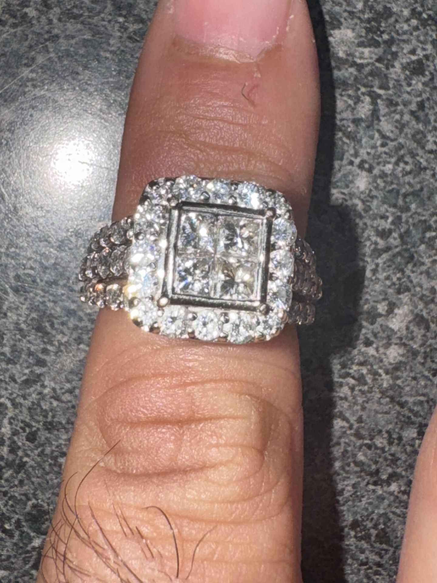 Women’s Diamond Ring ^^^^*^**********