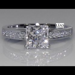 New 18k White Gold Engagement Ring 