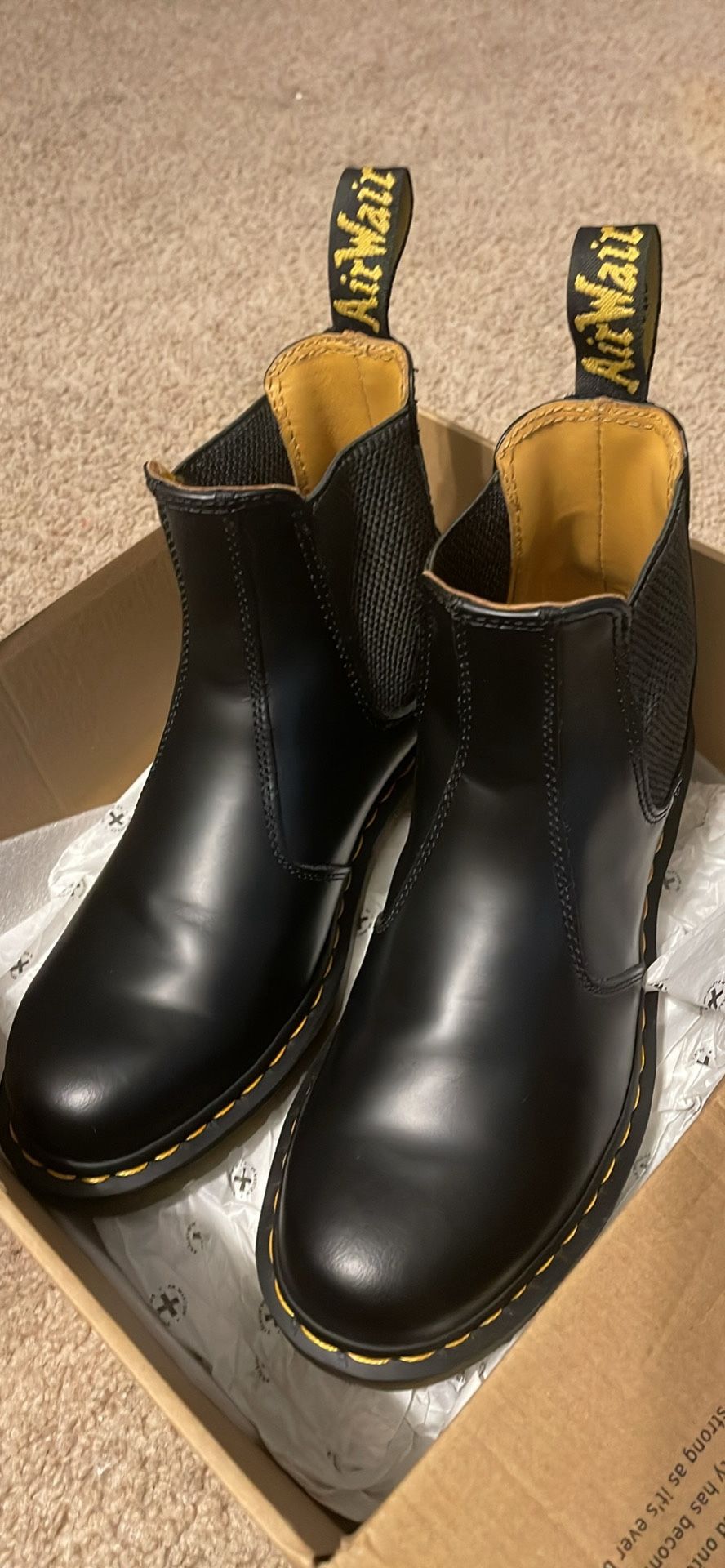 Dr. Martens 2976 Chelsea Boots Black Smooth Leather – Women’s US 10 – New in Box