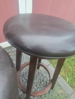 Round Bar Stool with Leather Seat 24"
