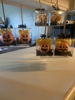 Spooky Apple 🍏 👻🎃