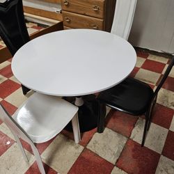 Table And Chairs 4