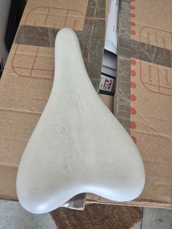 Comfort Hybrid Bike Saddle