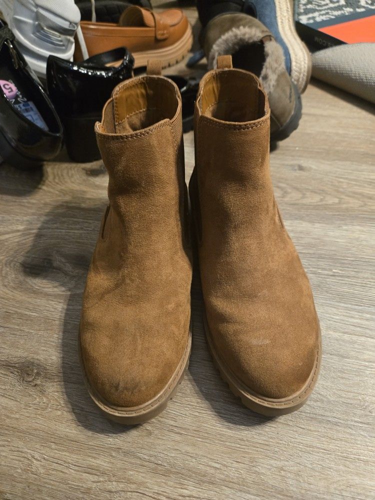 Boots Size 3 Used In Good Condtion.