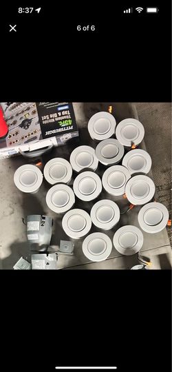 Recessed lights / Light transformers / Indoor lights