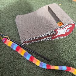 Cat Scratcher / Toy 