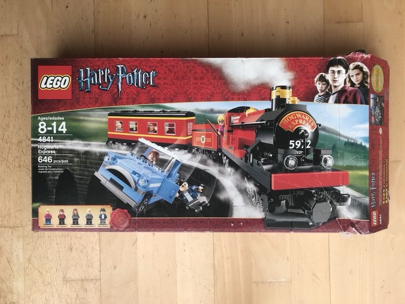 LEGO 4841 HOGWARTS EXPRESS TRAIN - rare collectible set