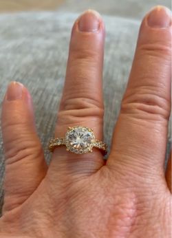Gold Halo Engagement Ring with Round Stone