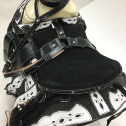Montura charra de cuero con cantinas desmontables
