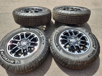 18" toyot tundra sequoia factory wheels and tires new