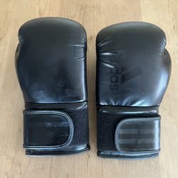 Adidas 14oz Boxing Gloves in Almost New Condition