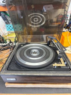 vintage BSR McDonald 5260X turntable- parts only- does not work and does not power on