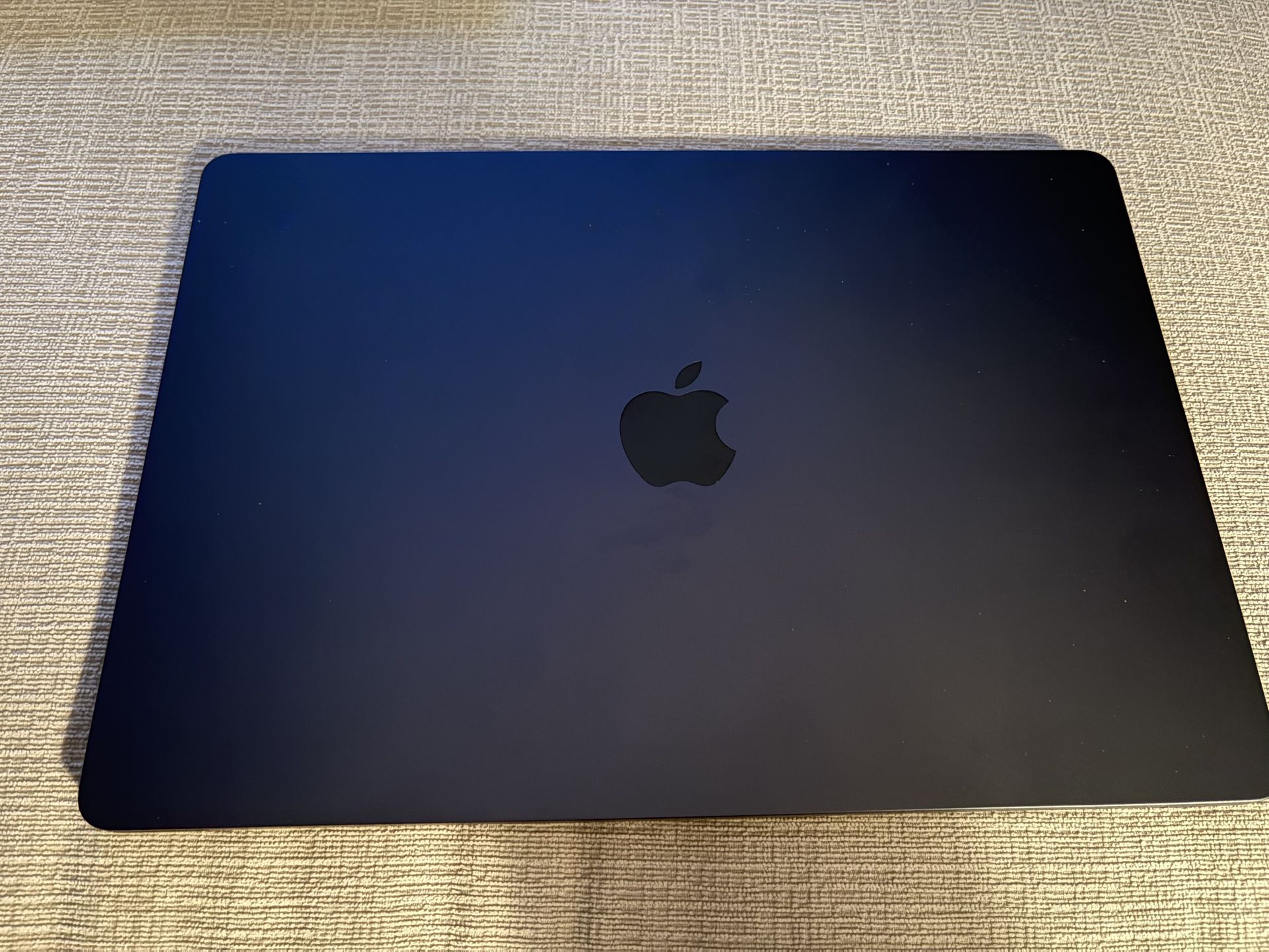 15” MacBook Air M2 - 1 TB HD - Like New
