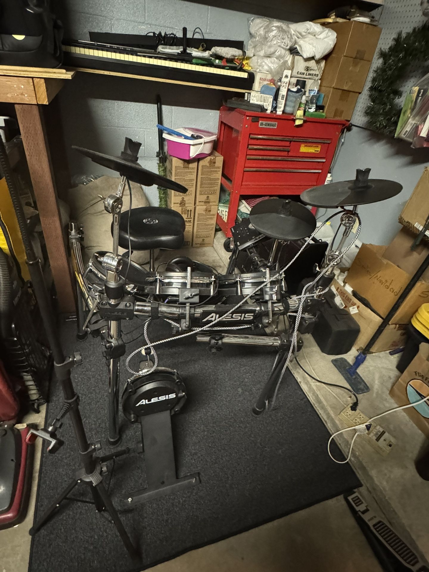 Alesis Command Mesh Electric Drum Set w/ Drum Mat