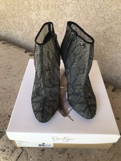 Jesse Simpson black lace booties size 6