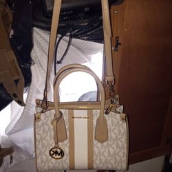 Micheal Kors  Handbag 