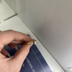 Yellow gold ring with diamond 