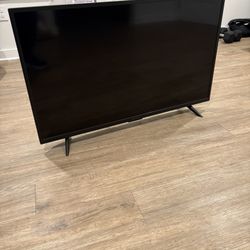 40 Inch Insignia TV 