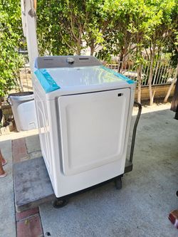 SAMSUNG 7.2 CU FT NEW DRYER GAS,MODEL# WA45T3200AW WITH SENSOR DRY COLOR WHITE BRAND NEW IF SOMEONE INTERESTED PLEASE TEXT ME ANY TIME SE HABLA ESPAÑO