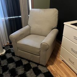  Nursery Chair