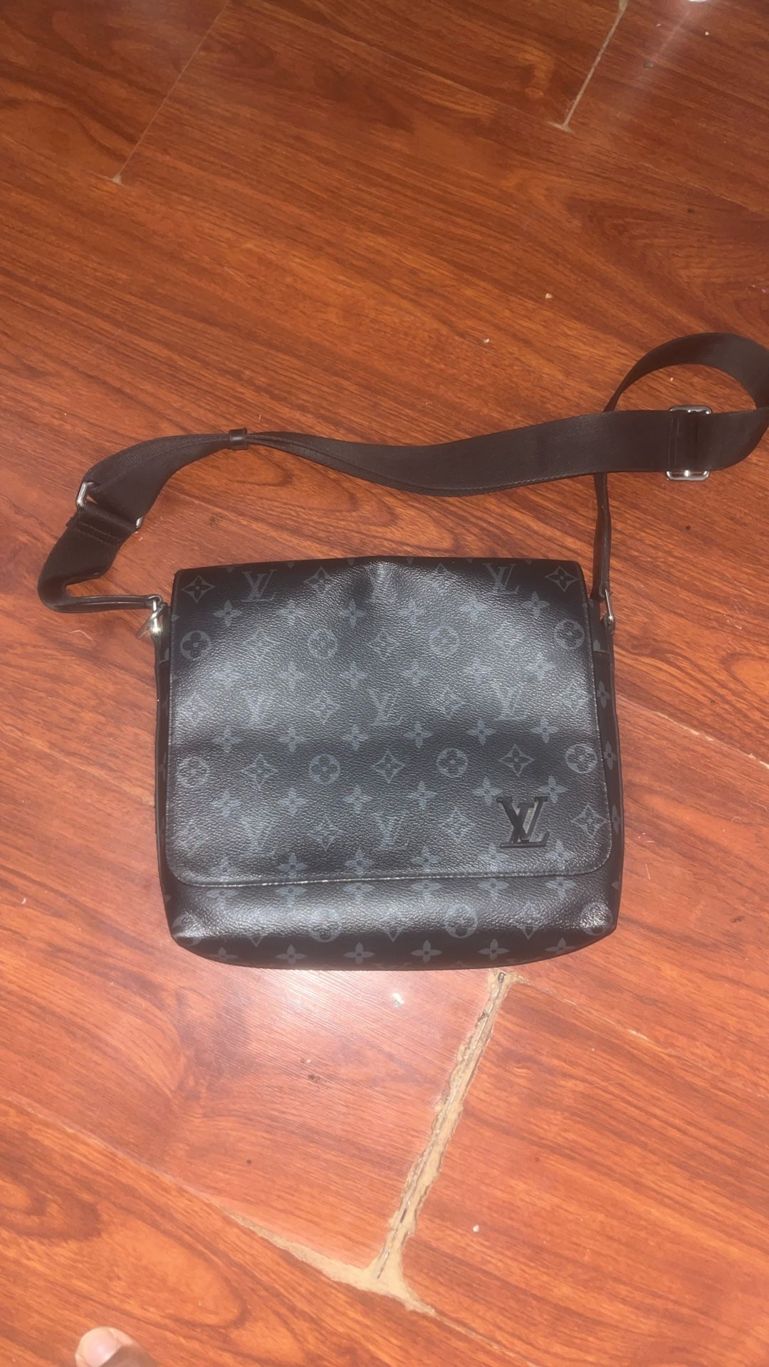 Lv Messenger Bag ( Men )