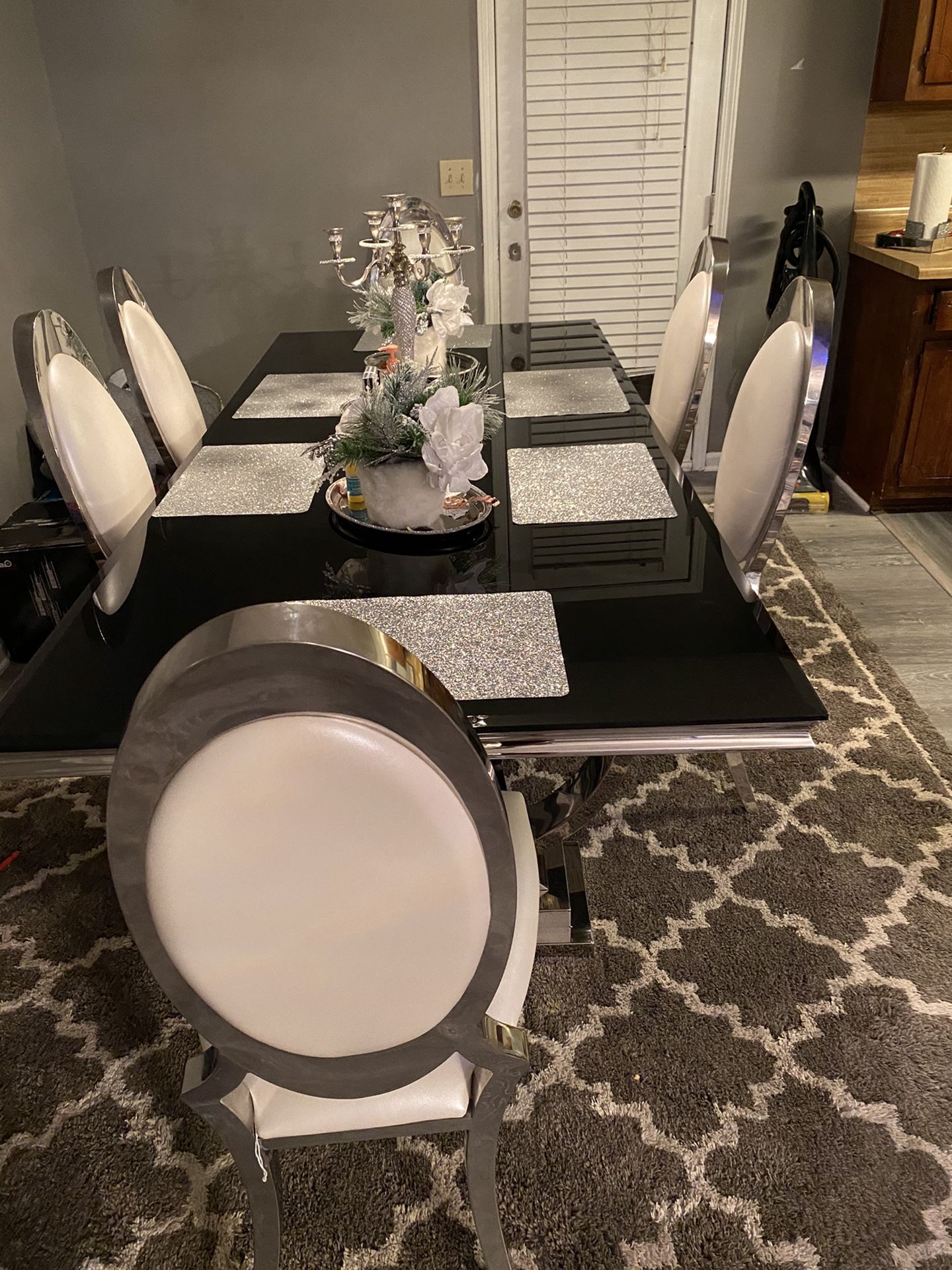 Dinning Table And Chairs