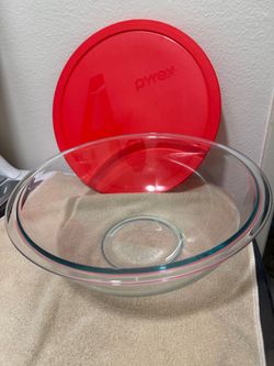 Large Pyrex bowl - NEW