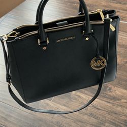 MK PURSE