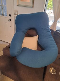 A pregnancy pillow