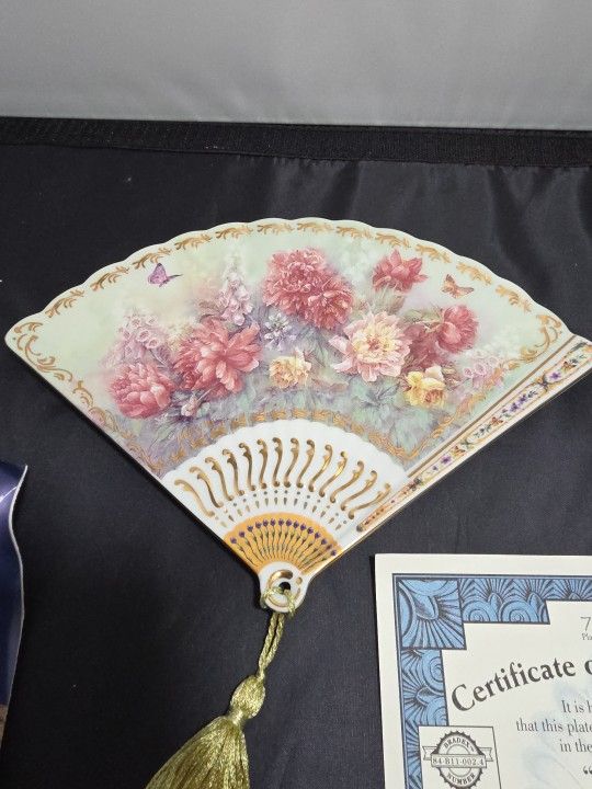 Lena Liu Unfolding Beauty "GRACE" Porcelain Fan Bradford Exchange COA (UQ)