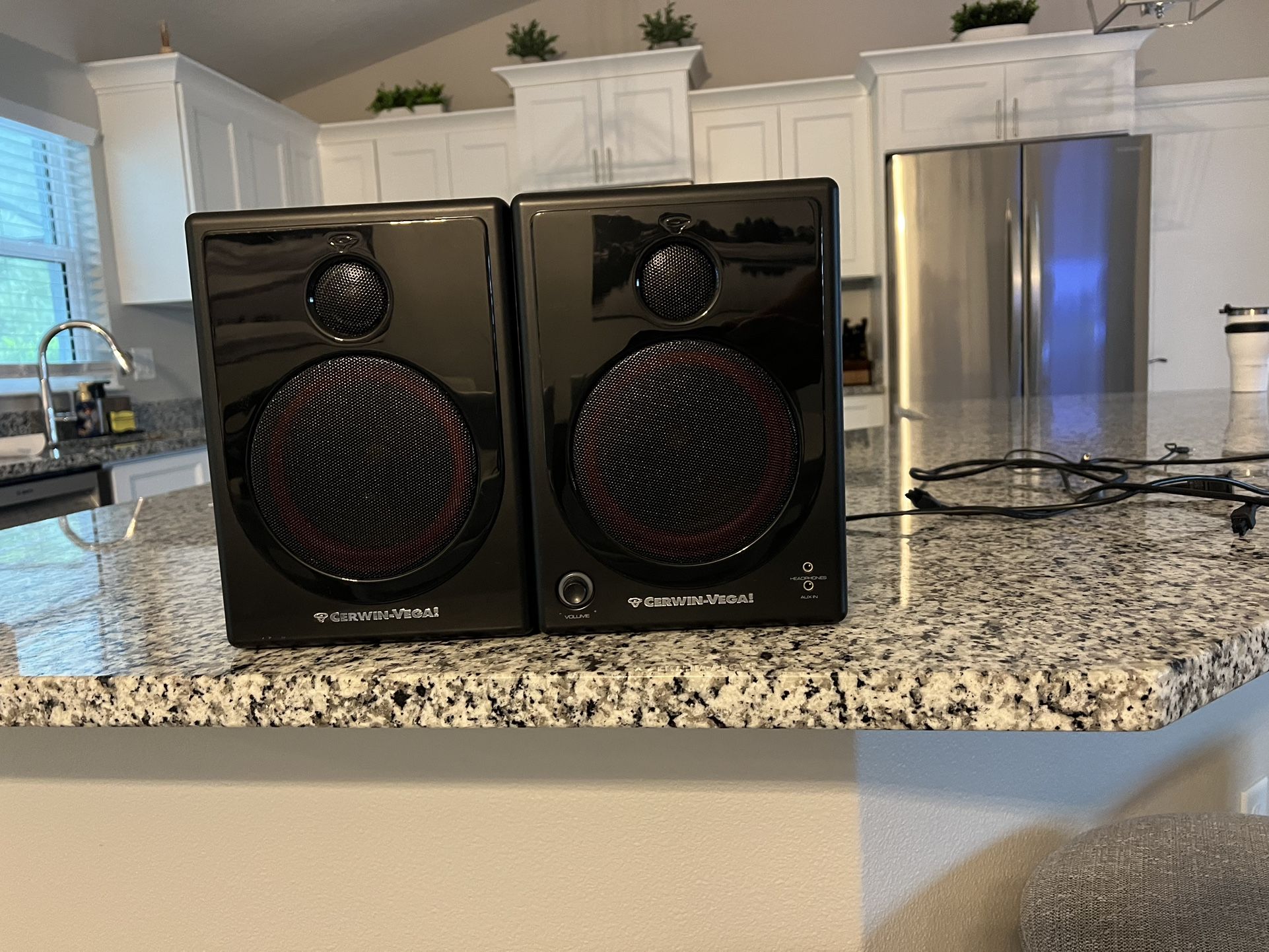 Cerwin-Vega XD5 XD-5 - 5" Active Desktop Monitor System (Pair)