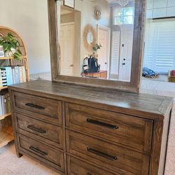 Dresser W/Mirror 