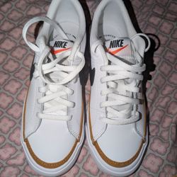 NEW Nike Court Sneakers 