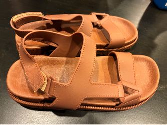 Women’s sandals