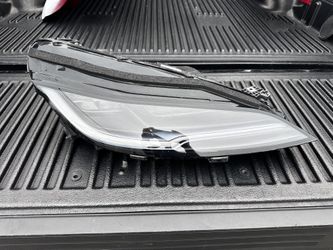 Tesla Model 3 Right Passenger Side Headlight Luz Derecha Pasajera 2024 2025 2026
