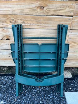 Outdoor foldable patio table