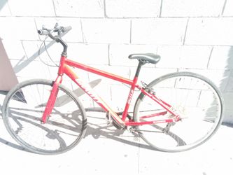 Giant Quick Red Hybrid Bike with Shimano