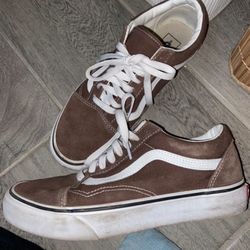 Size 8 Men’s VANS brown 