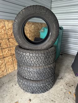 Brand New 265/65/R17