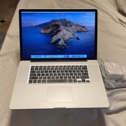 Macbook Pro 17 Inch Os Catalina , 250 Gb / 4 GB