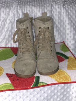 Girls size 5 justice boots