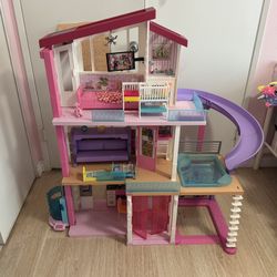 Barbie Dream House 
