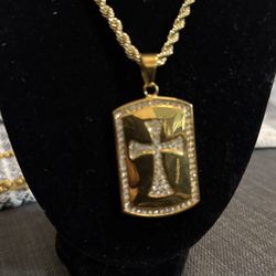 Stainless Steel Pendant And Chain Combo