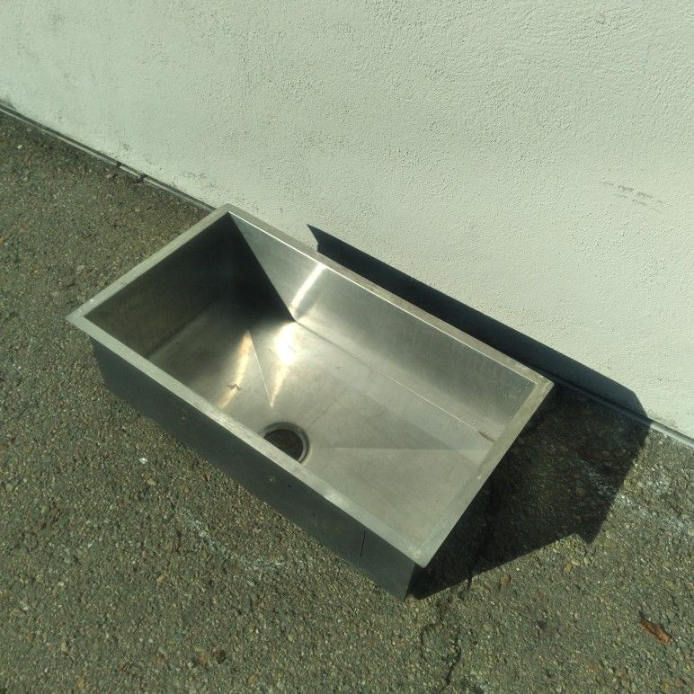 Stainless Steel 30" x 16" Single Bowl sink undermount style 

Outer measurements are

32" x 18"
