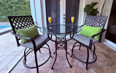 Outdoor High-Top Bistro Set – 2 Swivel Chairs