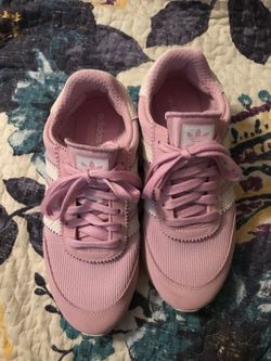 brand new adidas - women’s size 7
